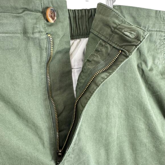 Old Navy NWT Green Cotton Everyday Cuffed Elastic Waist Shorts Plus Size 4X - Picture 3 of 7